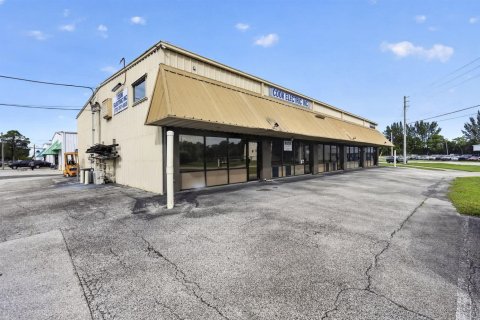Commercial property in Stuart, Florida № 2392792