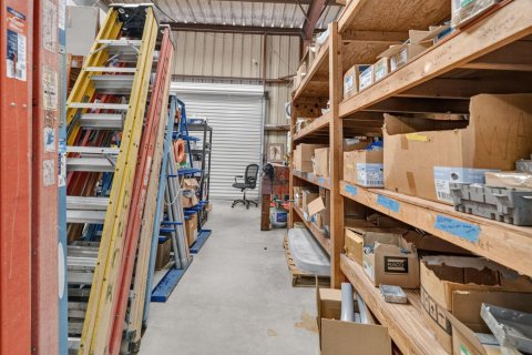 Commercial property in Stuart, Florida № 2392792 - photo 23