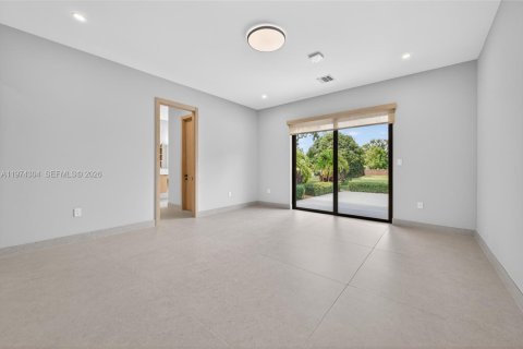 House in Southwest Ranches, Florida 4 bedrooms, 349.03 sq.m. № 2174848 - photo 24