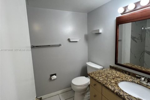 Condominio en alquiler en Miami, Florida, 2 dormitorios, 92.9 m2 № 2038754 - foto 9