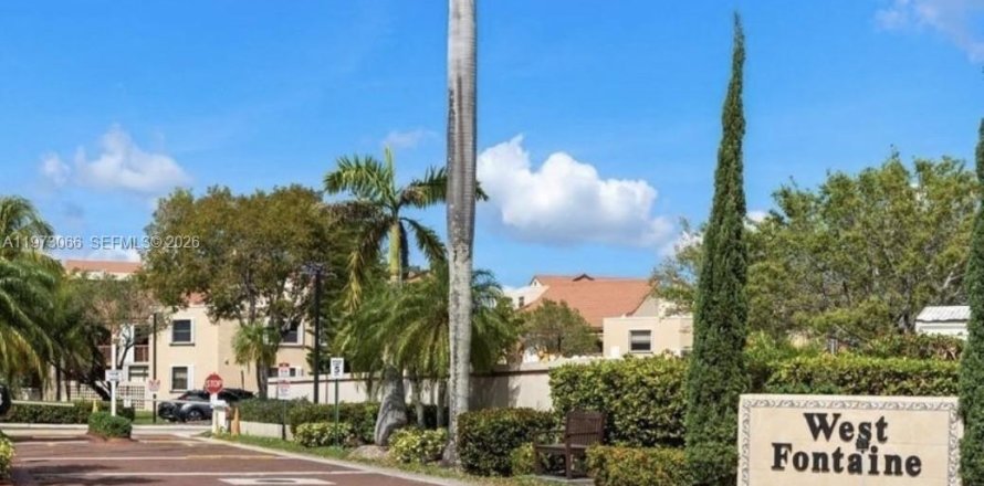 Condominio en Miami, Florida, 2 dormitorios  № 2038754