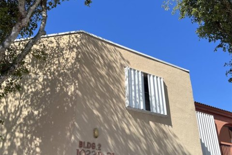 Condominio en alquiler en Miami, Florida, 2 dormitorios, 92.9 m2 № 2038754 - foto 3