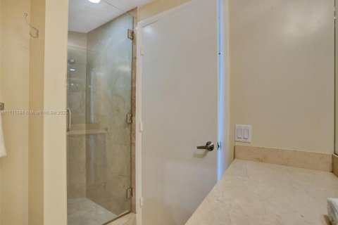 Condominio en venta en Miami Beach, Florida, 2 dormitorios, 122.82 m2 № 1864379 - foto 18