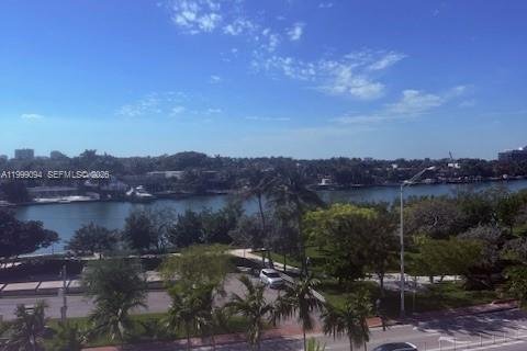 Copropriété à louer à Miami Beach, Floride: 2 chambres, 109.07 m2 № 2064864 - photo 4