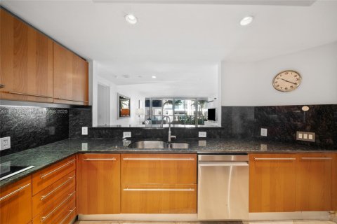 Купить кондоминиум в Серфсайд, Флорида 2 спальни, 149.94м2, № 1966076 - фото 12