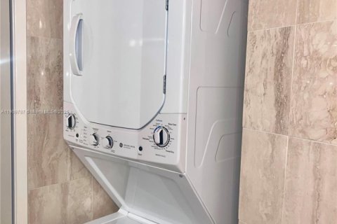 Copropriété à louer à Aventura, Floride: 2 chambres, 101.36 m2 № 1965401 - photo 9