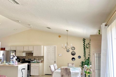 House in Ocala, Florida 4 bedrooms, 154.87 sq.m. № 1835972 - photo 13