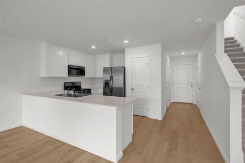 Townhouse in Davenport, Florida 3 bedrooms, 128.02 sq.m. № 2231621 - photo 7