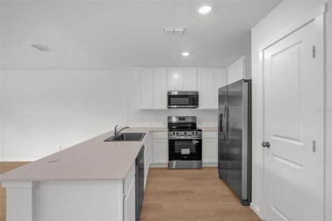 Townhouse in Davenport, Florida 3 bedrooms, 128.02 sq.m. № 2231621 - photo 5