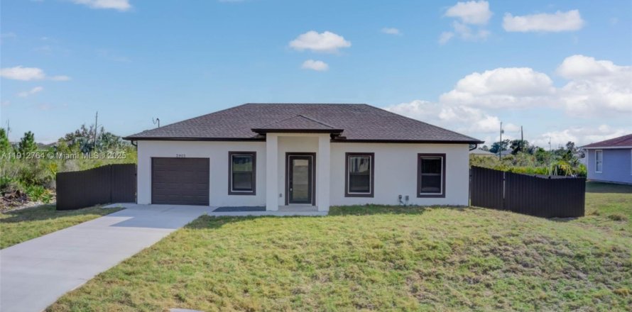 Villa ou maison à Lehigh Acres, Floride 3 chambres, 98.76 m2 № 1970303