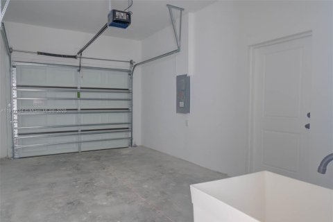 Villa ou maison à vendre à Lehigh Acres, Floride: 3 chambres, 98.76 m2 № 1970303 - photo 16