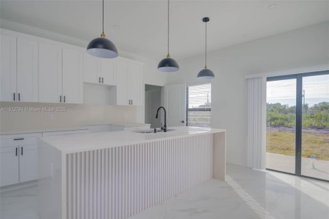 Villa ou maison à vendre à Lehigh Acres, Floride: 3 chambres, 98.76 m2 № 1970303 - photo 4