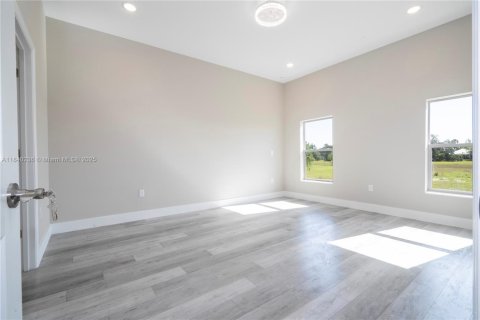 House in Sebring, Florida 3 bedrooms, 147.34 sq.m. № 1828873 - photo 20