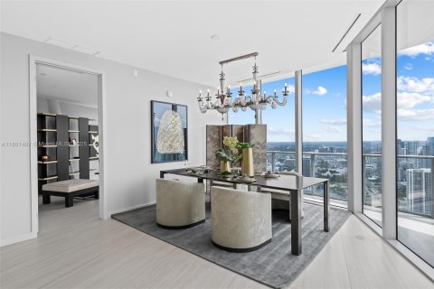 Condominio en venta en Miami, Florida, 5 dormitorios, 605.07 m2 № 1688583 - foto 29