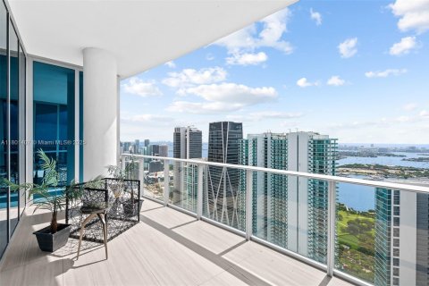 Condominio en venta en Miami, Florida, 5 dormitorios, 605.07 m2 № 1688583 - foto 6