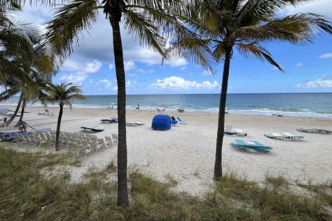Copropriété à vendre à Fort Lauderdale, Floride: 1 chambre, 112.32 m2 № 2083640 - photo 3