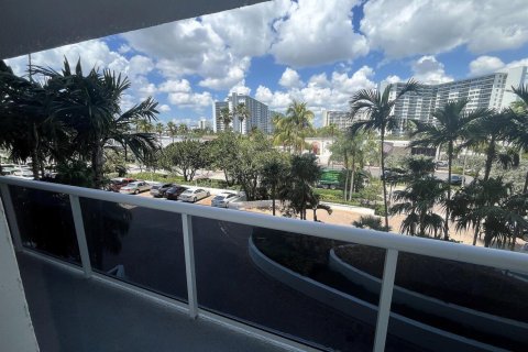Copropriété à vendre à Fort Lauderdale, Floride: 1 chambre, 112.32 m2 № 2083640 - photo 25