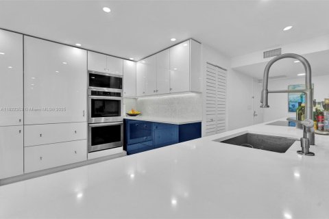 Copropriété à vendre à Fort Lauderdale, Floride: 2 chambres, 169.18 m2 № 1977271 - photo 13