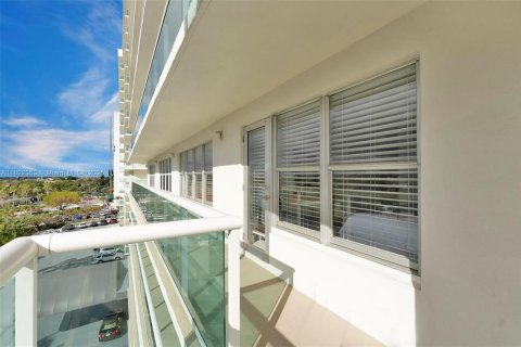 Copropriété à vendre à Fort Lauderdale, Floride: 2 chambres, 169.18 m2 № 1977271 - photo 9