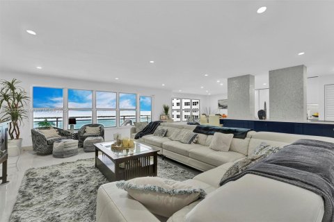 Copropriété à vendre à Fort Lauderdale, Floride: 2 chambres, 169.18 m2 № 1977271 - photo 21