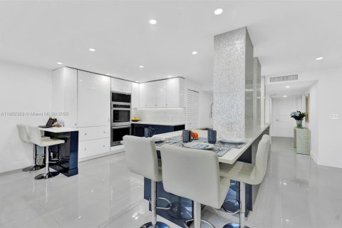 Copropriété à vendre à Fort Lauderdale, Floride: 2 chambres, 169.18 m2 № 1977271 - photo 10