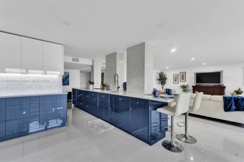 Copropriété à vendre à Fort Lauderdale, Floride: 2 chambres, 169.18 m2 № 1977271 - photo 4