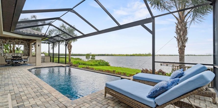 House in Auburndale, Florida 4 bedrooms, 353.86 sq.m. № 1901513