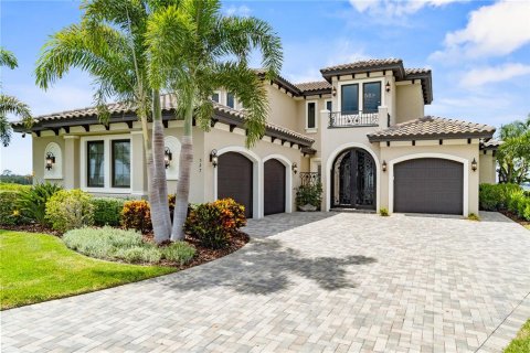 House in Auburndale, Florida 4 bedrooms, 353.86 sq.m. № 1901513 - photo 2