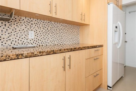 Condominio en alquiler en Hollywood, Florida, 2 dormitorios, 104.05 m2 № 2085820 - foto 15