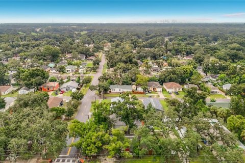 House in Tampa, Florida 3 bedrooms, 89.93 sq.m. № 2413943 - photo 2