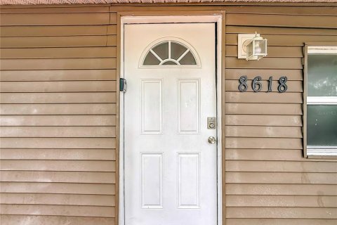 House in Tampa, Florida 3 bedrooms, 89.93 sq.m. № 2413943 - photo 8