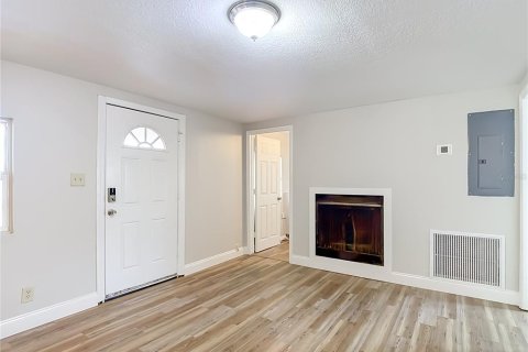 House in Tampa, Florida 3 bedrooms, 89.93 sq.m. № 2413943 - photo 10