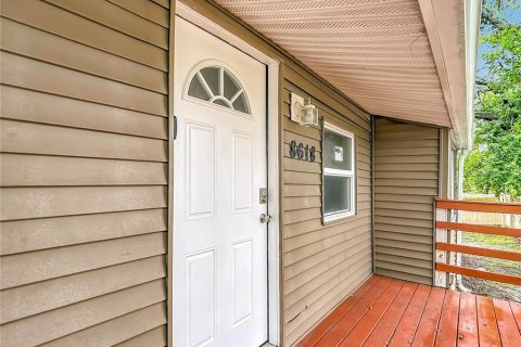 House in Tampa, Florida 3 bedrooms, 89.93 sq.m. № 2413943 - photo 7