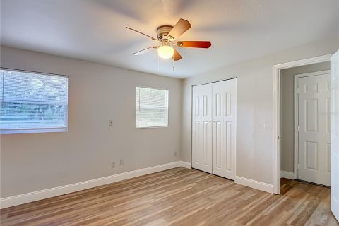 House in Tampa, Florida 3 bedrooms, 89.93 sq.m. № 2413943 - photo 23