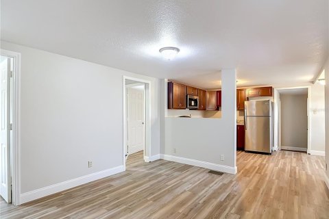 House in Tampa, Florida 3 bedrooms, 89.93 sq.m. № 2413943 - photo 12