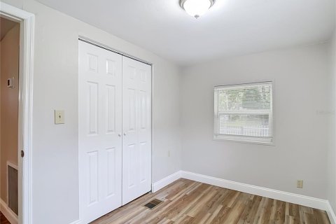 House in Tampa, Florida 3 bedrooms, 89.93 sq.m. № 2413943 - photo 30