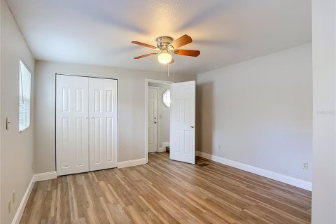 House in Tampa, Florida 3 bedrooms, 89.93 sq.m. № 2413943 - photo 22