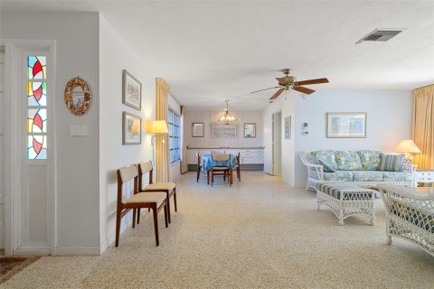 House in Punta Gorda, Florida 2 bedrooms, 154.78 sq.m. № 1521896 - photo 19