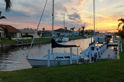 House in Punta Gorda, Florida 2 bedrooms, 154.78 sq.m. № 1521896 - photo 7