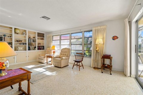 House in Punta Gorda, Florida 2 bedrooms, 154.78 sq.m. № 1521896 - photo 30