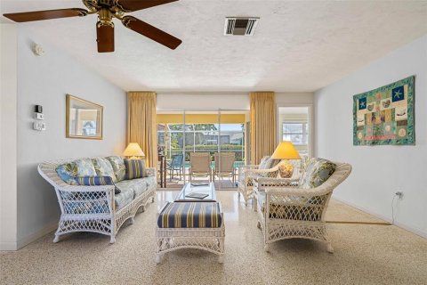 House in Punta Gorda, Florida 2 bedrooms, 154.78 sq.m. № 1521896 - photo 5