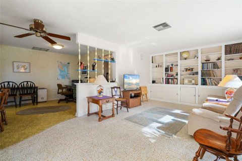 House in Punta Gorda, Florida 2 bedrooms, 154.78 sq.m. № 1521896 - photo 29