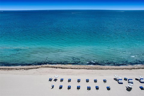 Condominio en venta en Bal Harbour, Florida, 2 dormitorios, 156.54 m2 № 1979577 - foto 26