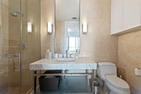 Condominio en venta en Bal Harbour, Florida, 2 dormitorios, 156.54 m2 № 1979577 - foto 21