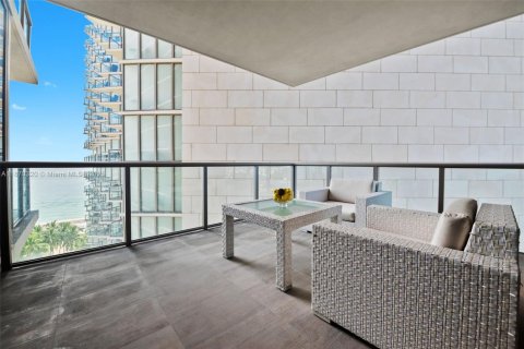 Condominio en venta en Bal Harbour, Florida, 2 dormitorios, 156.54 m2 № 1979577 - foto 7