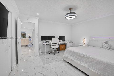 House in Sunrise, Florida 3 bedrooms, 174.01 sq.m. № 2394560 - photo 26