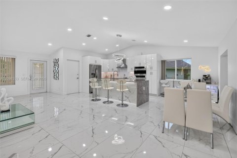 House in Sunrise, Florida 3 bedrooms, 174.01 sq.m. № 2394560 - photo 18