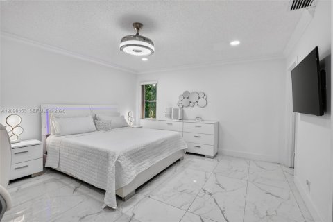 House in Sunrise, Florida 3 bedrooms, 174.01 sq.m. № 2394560 - photo 23