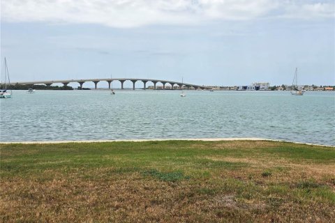 Condominio en alquiler en Saint Petersburg, Florida, 2 dormitorios, 85.01 m2 № 2199215 - foto 19