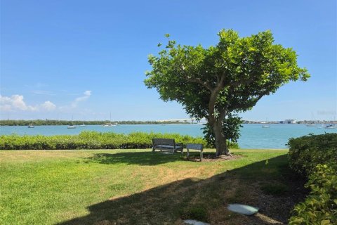 Condominio en alquiler en Saint Petersburg, Florida, 2 dormitorios, 85.01 m2 № 2199215 - foto 18